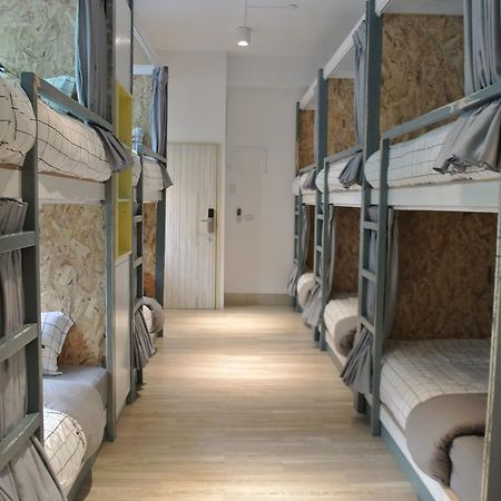 Bobooks Hostel Chiayi City Exterior photo