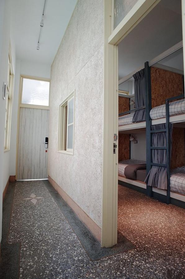 Bobooks Hostel Chiayi City Exterior photo
